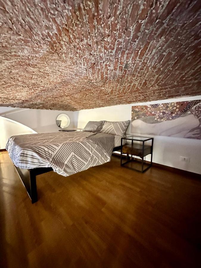 Casa Santa Chiara - Vicino Porta Susa F.S. Turim Exterior foto